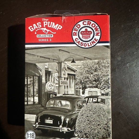 Greenlight Red Gas Pump Collectible - Picture 2 of 4